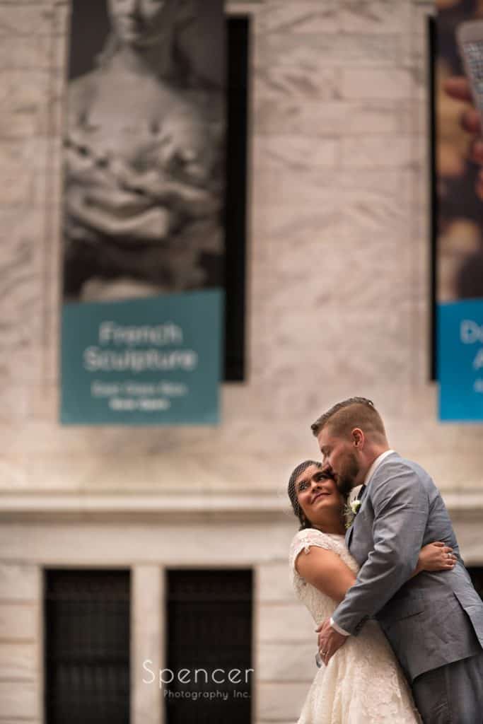wedding picture at Cleveland Museum of Art